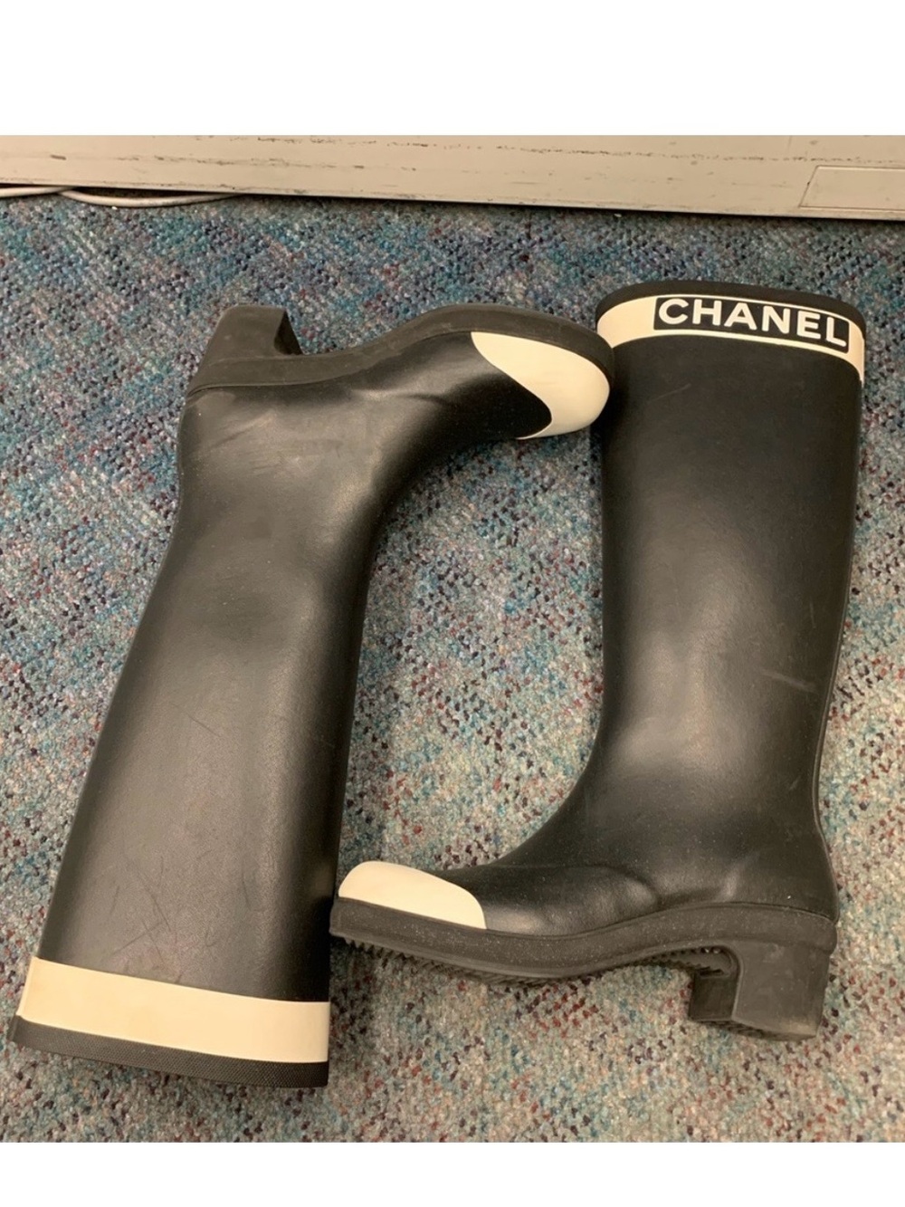 CHANEL Black and Cream Tall Women's Rain Boots - Picture 6 of 6